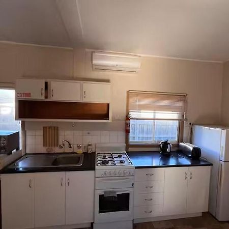 Kickback Cottages Lakes Entrance Exteriör bild