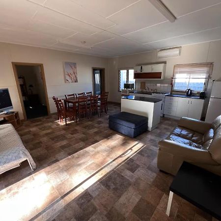 Kickback Cottages Lakes Entrance Exteriör bild