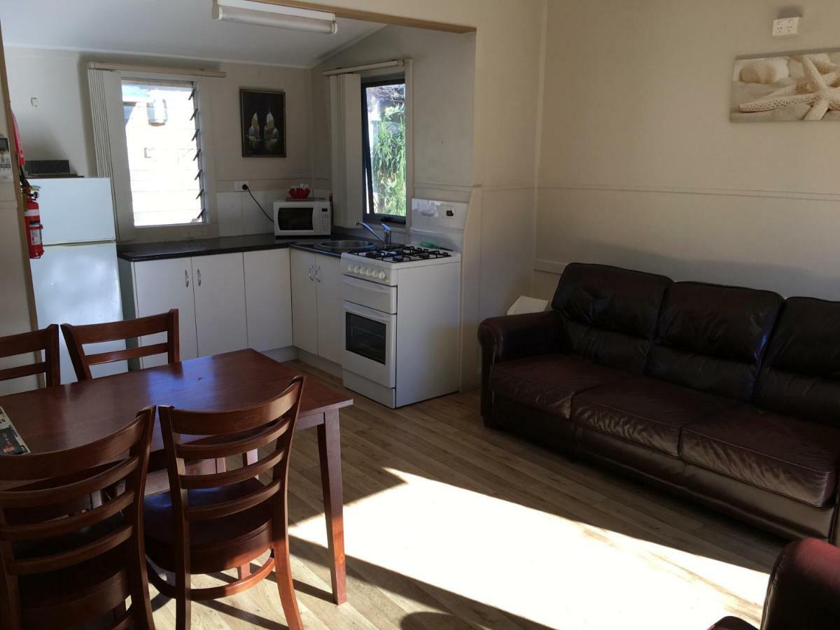 Kickback Cottages Lakes Entrance Exteriör bild