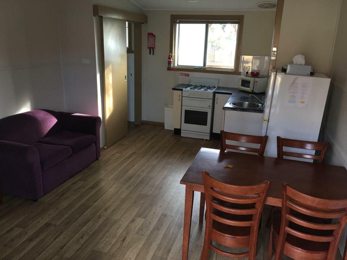 Kickback Cottages Lakes Entrance Exteriör bild