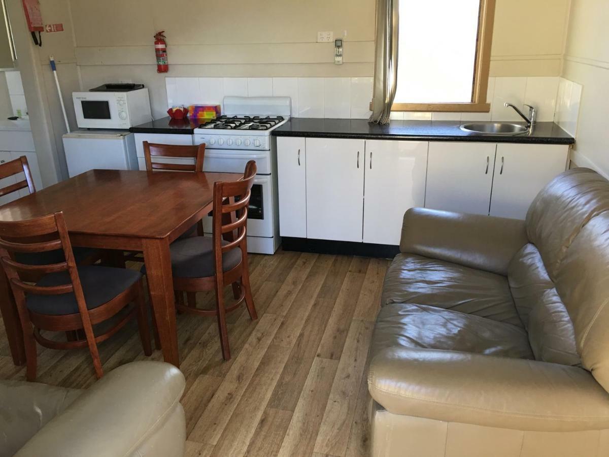 Kickback Cottages Lakes Entrance Exteriör bild