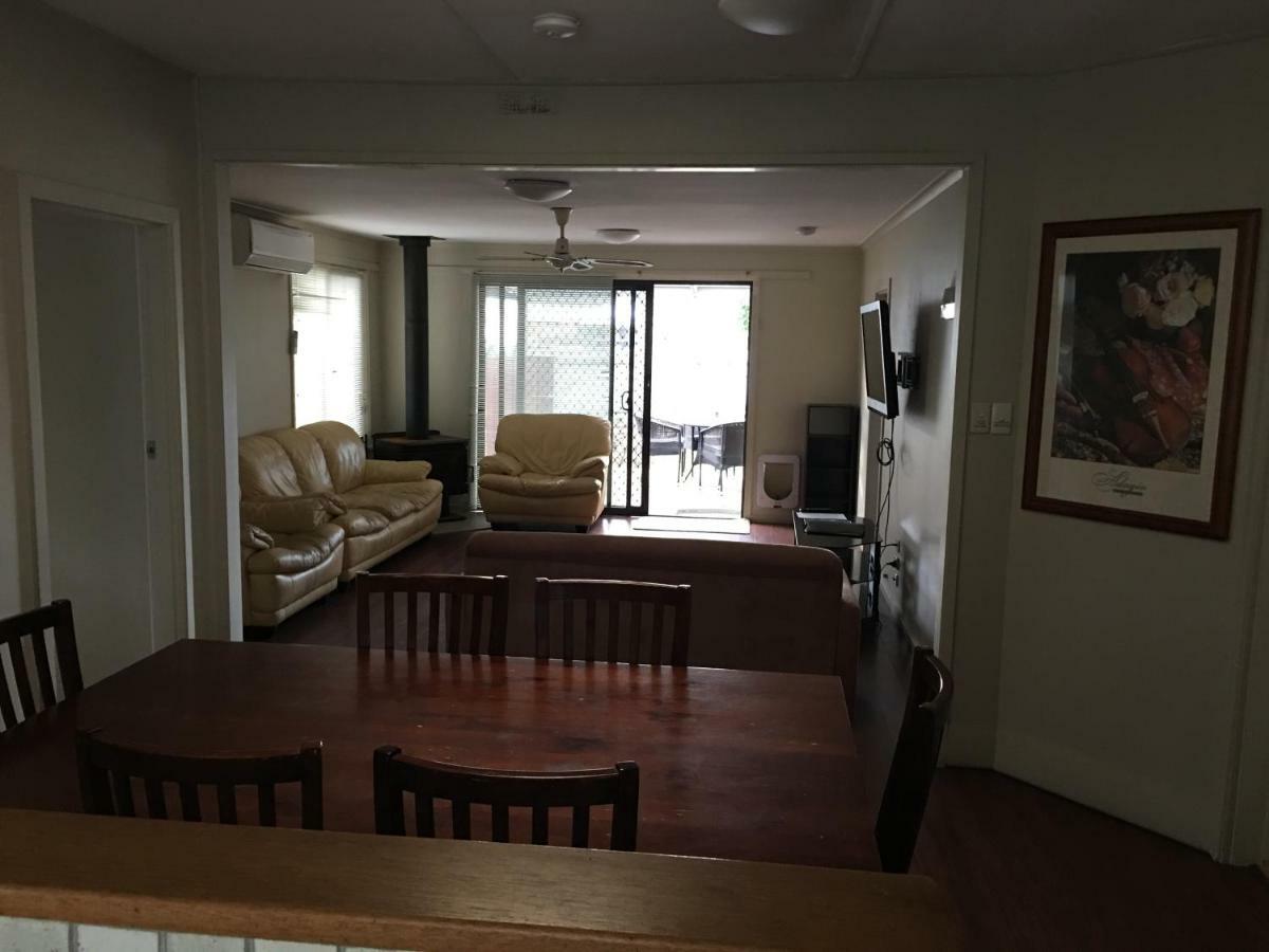 Kickback Cottages Lakes Entrance Exteriör bild