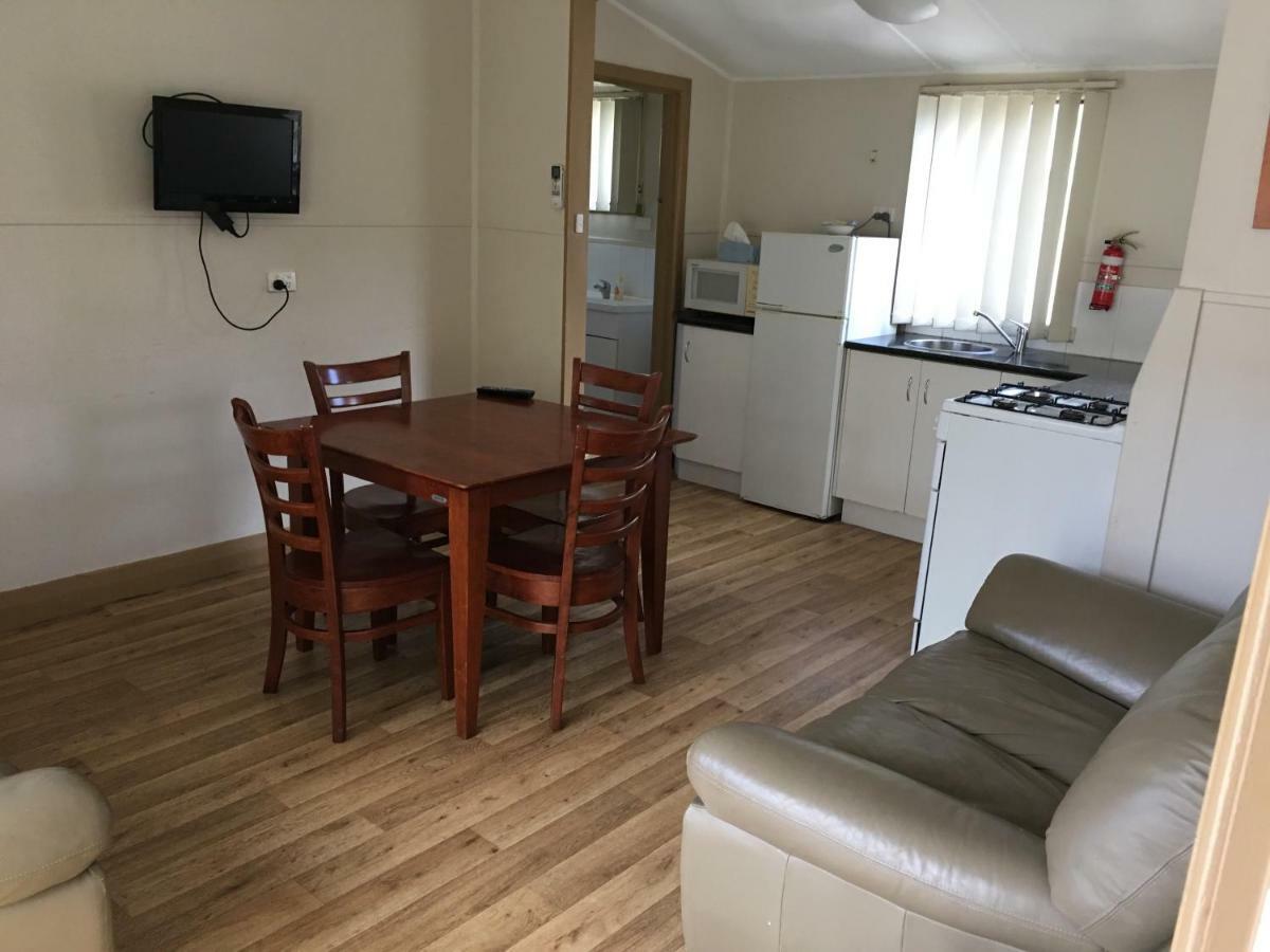 Kickback Cottages Lakes Entrance Exteriör bild